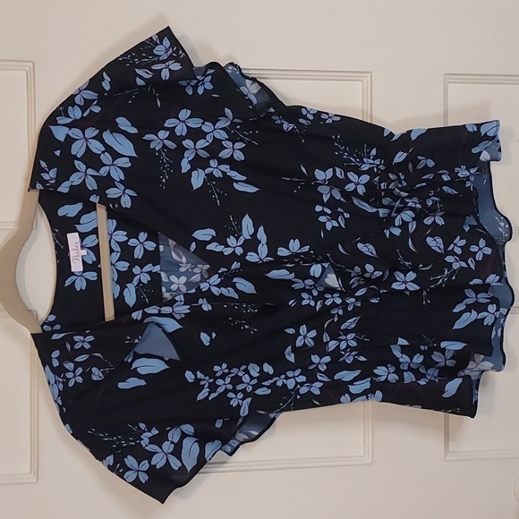 Parker Asymmetrical Ruffle Top - Picture 3 of 12